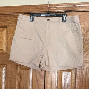 a new day Women's Tan Chino Shorts size 18